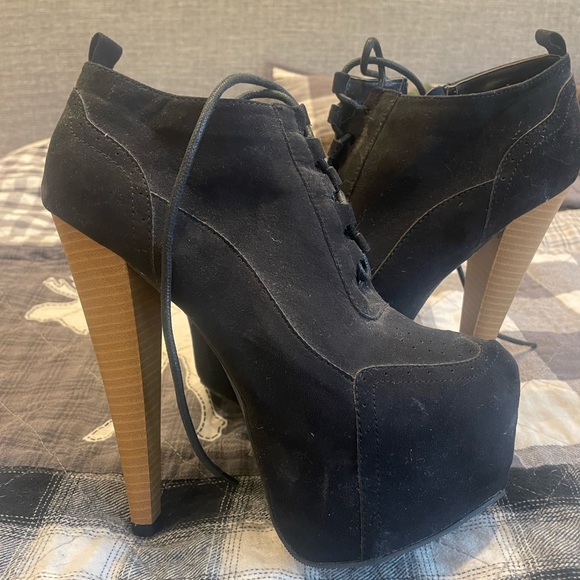 Super high platform zip up booties. Never won outside - Picture 1 of 4